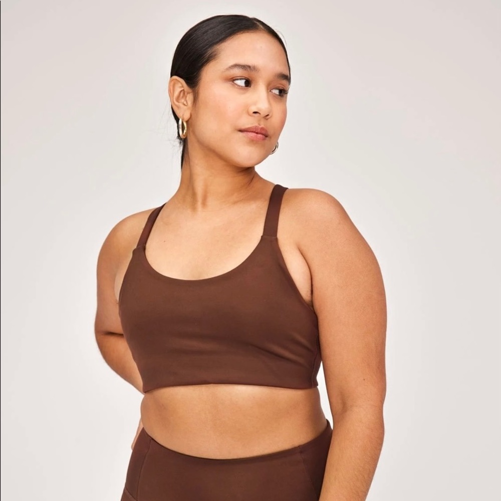 GIRLFRIEND COLLECTIVE Lou V-Back Bra in Earth Size Small